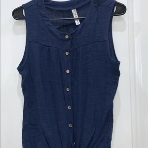 Sleeveless button-down